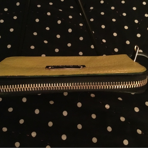 AUTHENTIC BURBERRY WALLET - Picture 12 of 13